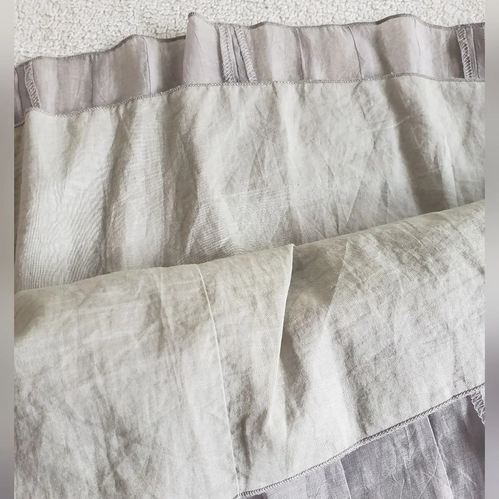 Nic + Zoe Batiste Flirt Skirt Size 4P Gray Ash Lined Zip Closure Pleated Flirty